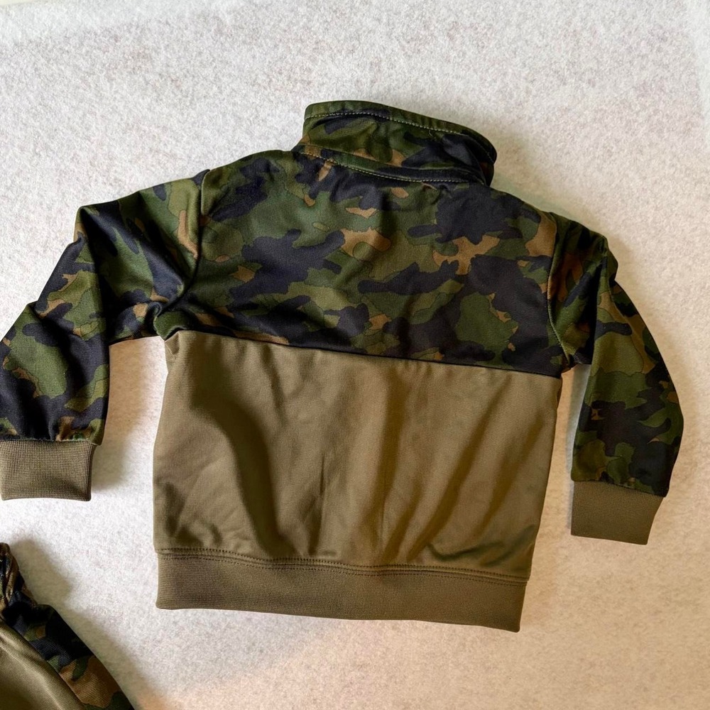 Nike Track Suit (2 pieces) - Kids 12M - Just Like New